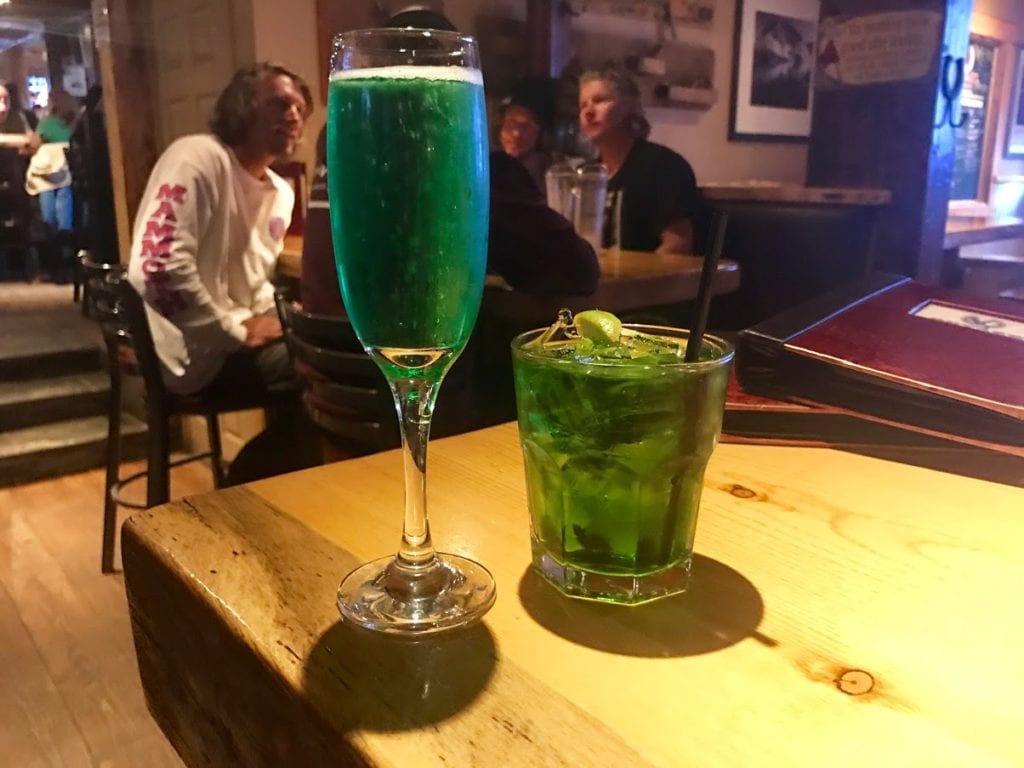 Always5Star St Patricks Day Recipe For Green Champagne Cocktail 1