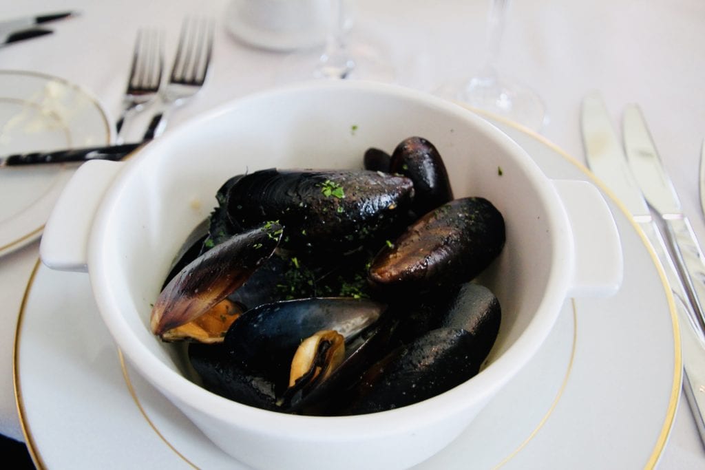 Moules Poulette Au Pernod Steamed Mussels, Pernot, Parlsey, Cream